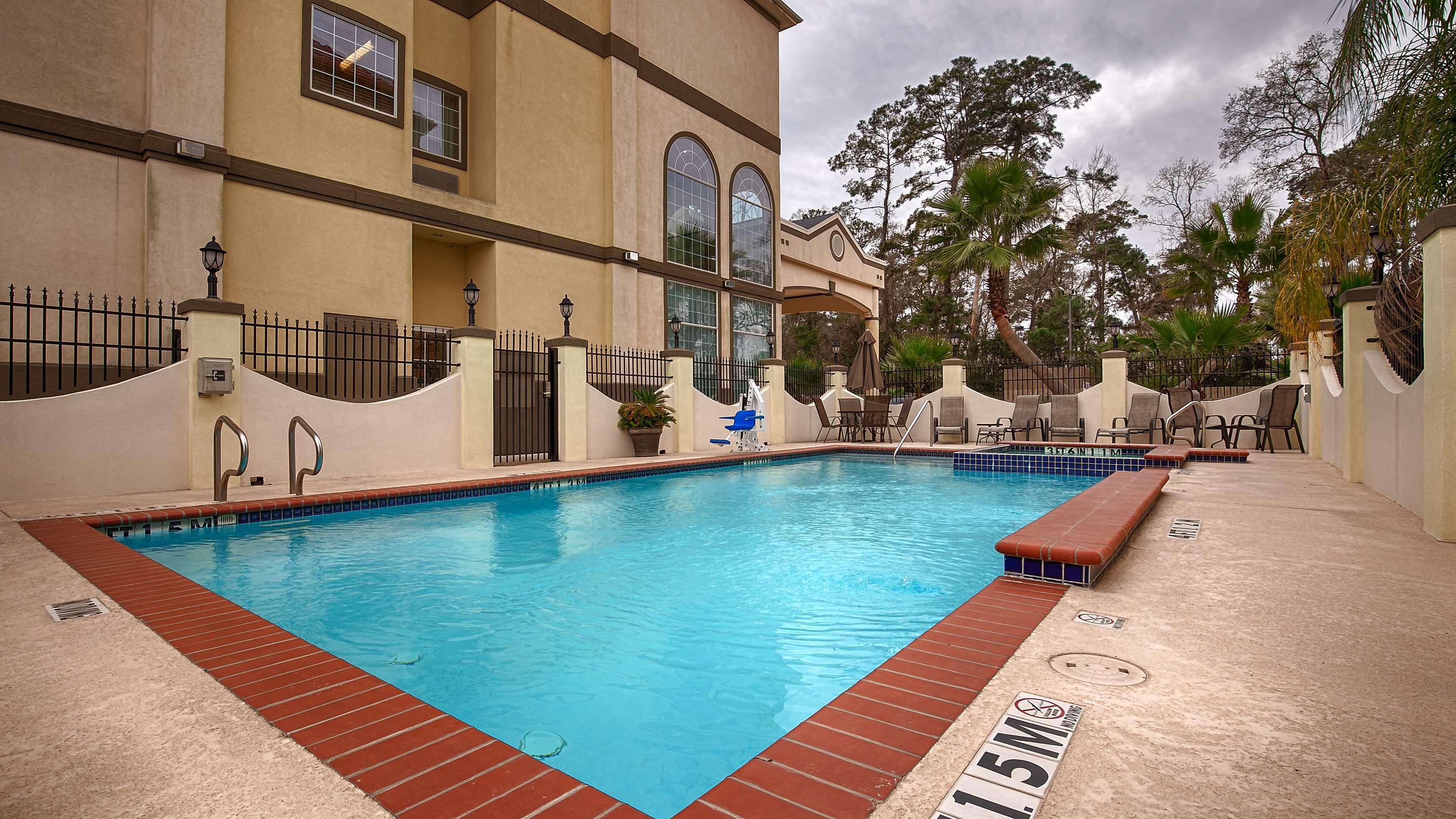 Best Western Plus New Caney Inn & Suites Экстерьер фото