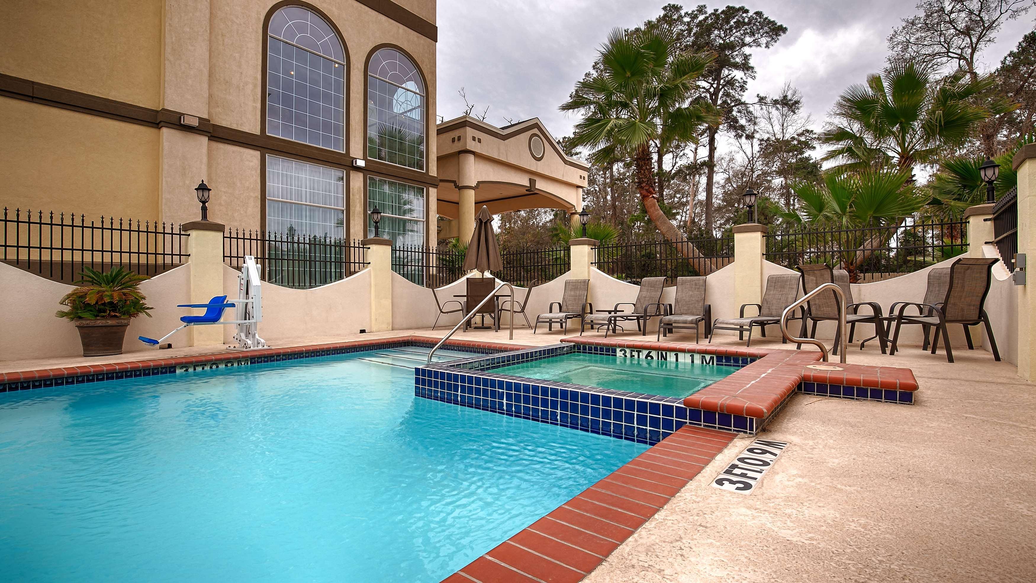 Best Western Plus New Caney Inn & Suites Экстерьер фото