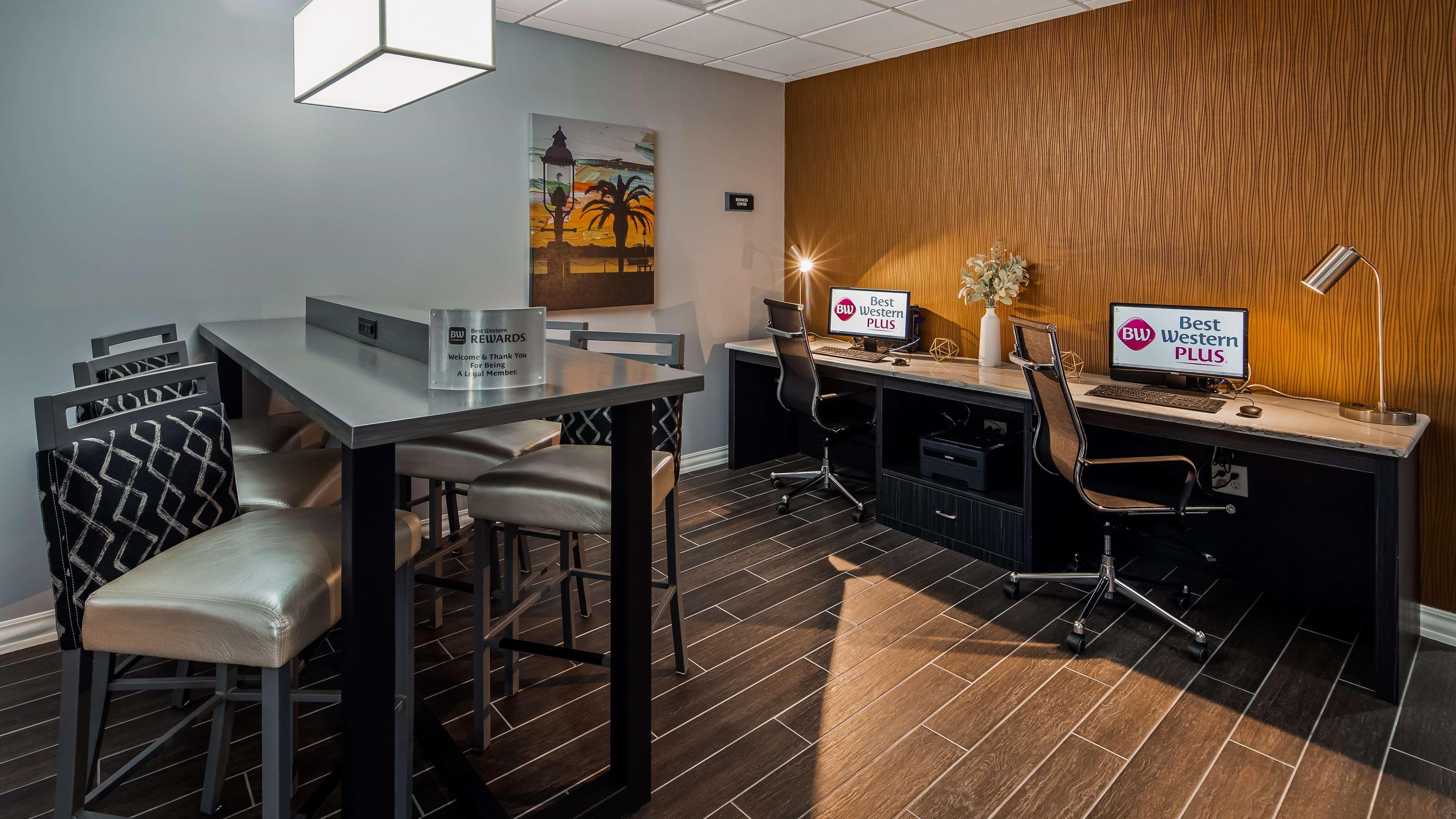 Best Western Plus New Caney Inn & Suites Экстерьер фото
